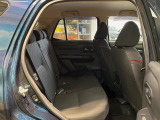 後部座席も気になるようなキズ・汚れやへたり等、大きなダメージはなく、良好な状態です。
