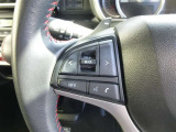 ステアリングに各種スイッチが付いてますのでとっても便利です。