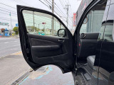 信頼と安心のアップルです。当店で買取をした車を厳選して並べさせて頂いております!下取りのご相談もお気軽に御相談ください!御不明な点・ご質問はお店までご連絡を下さい。無料電話 0078-6003-118510 です。