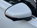 視認性が高い純正ミラーを採用しております。安全に運転が出来る様、一つ一つの部品に拘っているのがメルセデス・ベンツです。