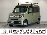 仕事とレジャーになじむフレンドリーなスタイルのN-VAN +スタイル ファンはホンダセンシングを標準装備し、LEDヘッドライト、両側スライドドア、スマートキー等が装備されています。
