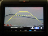 バックカメラ搭載です!車庫入れが苦手な人はもちろん、車両感覚に自信がある人にもお勧めです!見えない箇所が見えるようになるので、低い障害物や隠れてしまっている子供の存在等にも気付く事が出来ます。