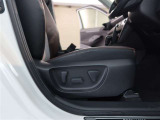 パワーシート搭載。微妙な調整が手軽にでき、ピッタリなポジションで運転することが可能です。