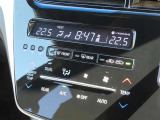 オートエアコンで車内はいつでも快適です♪