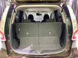 普段のお買い物や通勤、送迎等に十分な荷室スペースを確保しております。セカンドシートを倒すと、大きな荷物の積載も可能です♪