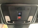 【ホンダセンシング】衝突軽減ブレーキや車線逸脱抑制などの機能で、日常の安全運転をサポートします。さらに緊急時にはルーフのボタンで通報が可能です(ホンダトータルケアプレミアム要加入)。