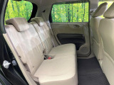 後部座席も気になるようなキズ・汚れやへたり等、大きなダメージはなく、良好な状態です。