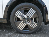 オプションの15インチアルミホイールです。