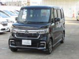 ワンオーナー車のN-BOX カスタムLタイプ入庫。新車納車後から半年ごとの点検とオイル交換等を当店で実施しているお車です。左サイドガーニッシュにタッチペン痕ありますがその他は内外装ともに綺麗なお車です
