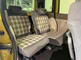 清潔で広々したシートです!後部座席でもゆったり快適に過ごせるので、後ろに座る人たちもドライブが楽しくなりますよ。是非、現車を見て体感してみてください。