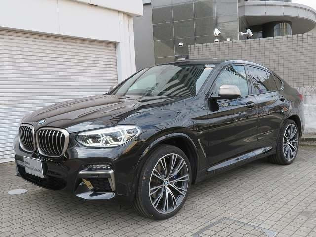 X4 M40i 4WD 