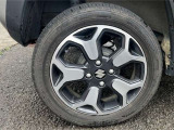 【純正ホイール】外観にマッチした純正アルミホイールを装着しております。