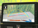 【バックカメラ】駐車時に後方がリアルタイム映像で確認できます。大型商業施設や立体駐車場での駐車時や、夜間のバック時に大活躍!運転スキルに関わらず、今や必須となった装備のひとつです!
