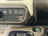 【シートヒーター】シートヒーター装備車です。寒い冬に乗車中とても暖かく快適に移動できます。冷え性の方にピッタリの装備です!
