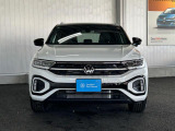 ドイツ車はフロントマスクに特徴がございます。一目で分かるデザインです。在庫状況もお気軽にお問い合わせください。個性的なLEDデイタイムランニングライトが目を引くフロントフェイスです。
