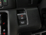 【電子パーキングブレーキ】電子制御のパーキングブレーキと、信号待ちや渋滞に便利なオートブレーキホールドを装備しております。ブレーキペダルから足を離しても自動的に停車状態を保持してくれる便利な機能です