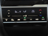 オートエアコンなので、スイッチひとつでオールシーズン快適に過ごすことができます。
