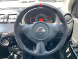 【スエードステアリング】滑りにくい素材が採用され、グリップ性能に優れたステアリングです。ハンドリング時の操作性が向上し、安心・安全な走行に貢献します。高級感あふれる見た目もいいですね♪