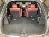 リアシートも簡単格納ができ、大きな荷物もらくらく収納できます!