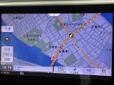 【純正8型ナビ】専用設計で車内の雰囲気にマッチ!ナビ利用時のマップ表示は見やすく、いつものドライブがグッと楽しくなります!