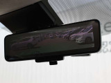 車両後方を映し出します・スマートルームミラー装備です。