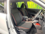 運転席シート廻りは使用感も少なく、良好な状態となっています。前オーナー様が丁寧に使っていたことがよくわかりますね。