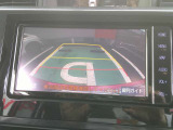 ナビには、バックカメラが連動しています