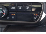 運転席・助手席にシートヒーター付き。座面を温めて寒い日も快適なドライブを。