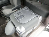 【シートアレンジ可能】ゆとりあるワイドな車内空間は、ドライブを始め買い物やレジャーなど、幅広く活躍します。一人でもみんなとでもお出かけを楽しみましょう!