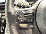 ステアリングにオーディオ操作スイッチが付いています。オーディオ画面に直接タッチしなくても操作が出来ますので、運転に集中できます。