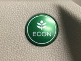 ★ECONスイッチ★ エコドライブを加速しよう!スイッチをONにすると、運転の仕方によるロスを抑え込み燃費をよくするようクルマが頑張ります(*^ー^*)燃費向上にチャレンジ♪