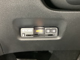 ハンドルの左下にETC2.0がついています。高速道路の料金所の通過も楽々です。 カードの取り出しもしやすい場所についています。