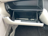 グローブボックスも大きく使いやすいです。