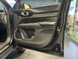 ドアパネルも目立つ傷などなくきれいな状態を保っております!