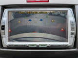 駐車時の安全確認をサポートするバックカメラも使用できます。