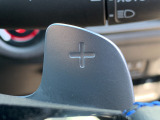 ■パドルシフト■ステアリングから手を離さずに、簡単にシフトチェンジ。マニュアル車感覚のシフトチェンジが愉しめます。