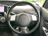 【純正革巻きステアリング】上質な革を使用することで、手にしっかり馴染みとても運転しやすいハンドルです♪