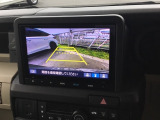バックモニター付きで、車庫入れやバック時の後方確認をサポート。