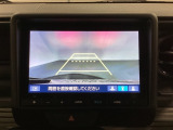 バックでの車庫入れも安心です! リアカメラが付いているバックモニター付のナビを装備しております。操作線もついており距離感も画面から確認できます。