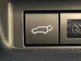 【パワーバックドア】スマートキーや運転席のボタンを押すだけでリアゲートが自動で開閉します!荷物を持っている時や、高い位置にあるバックドアを閉める際に便利な機能です♪