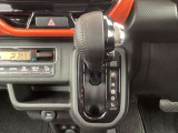 足元広々インパネシフトCVTオートマです。