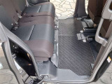 ゆとりある広々とした車内空間は、ドライブを始め買い物やレジャーなど、幅広く活躍します。一人でもみんなとでもお出かけを楽しみましょう!