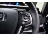 Hondaセンシングの機能のひとつ、アダプティブクルーズコントロール付!アクセルから足を離しても設定したスピードと前車との車間を保ち走行してくれます!車線維持もアシスト☆高速道路で疲労軽減ですね☆