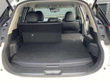 後部座席を倒すと少し長さのある荷物も積載することが出来ます。