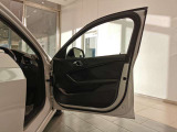 BMWプレミアムセレクション前橋では、高年式低走行モデルからMモデル、年式が経ちなかなかディーラーでは見かけないモデルまで幅広いラインナップで認定中古車を取り扱っております。品質に自信があります。