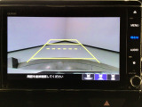 【バックカメラ】運転が苦手な方も車庫入れラクラクです!ギアをリバースに入れれば自動的に切り換わりますので、面倒な操作は不要です♪狭い駐車場もお車を傷つけず安心ですね!