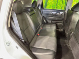 後部座席も気になるようなキズ・汚れやへたり等、大きなダメージはなく、良好な状態です。