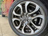 【純正16インチアルミホイール】外観にマッチした純正アルミホイールを装着しております。各種社外アルミホイールや、スタッドレスタイヤも取扱いしております。是非ご相談ください♪