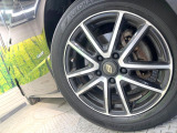 【アルミホイール】外観にマッチしたアルミホイールを装着しております。各種アルミホイールや、スタッドレスタイヤも取扱いしております。是非ご相談ください♪