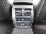 後部座席のエアコン吹き出し。清潔に保たれています。